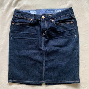OLD SCHOOL!  GAP 1969 PENICL DEMIN SKIRT.  LENGTH 19 INCHES